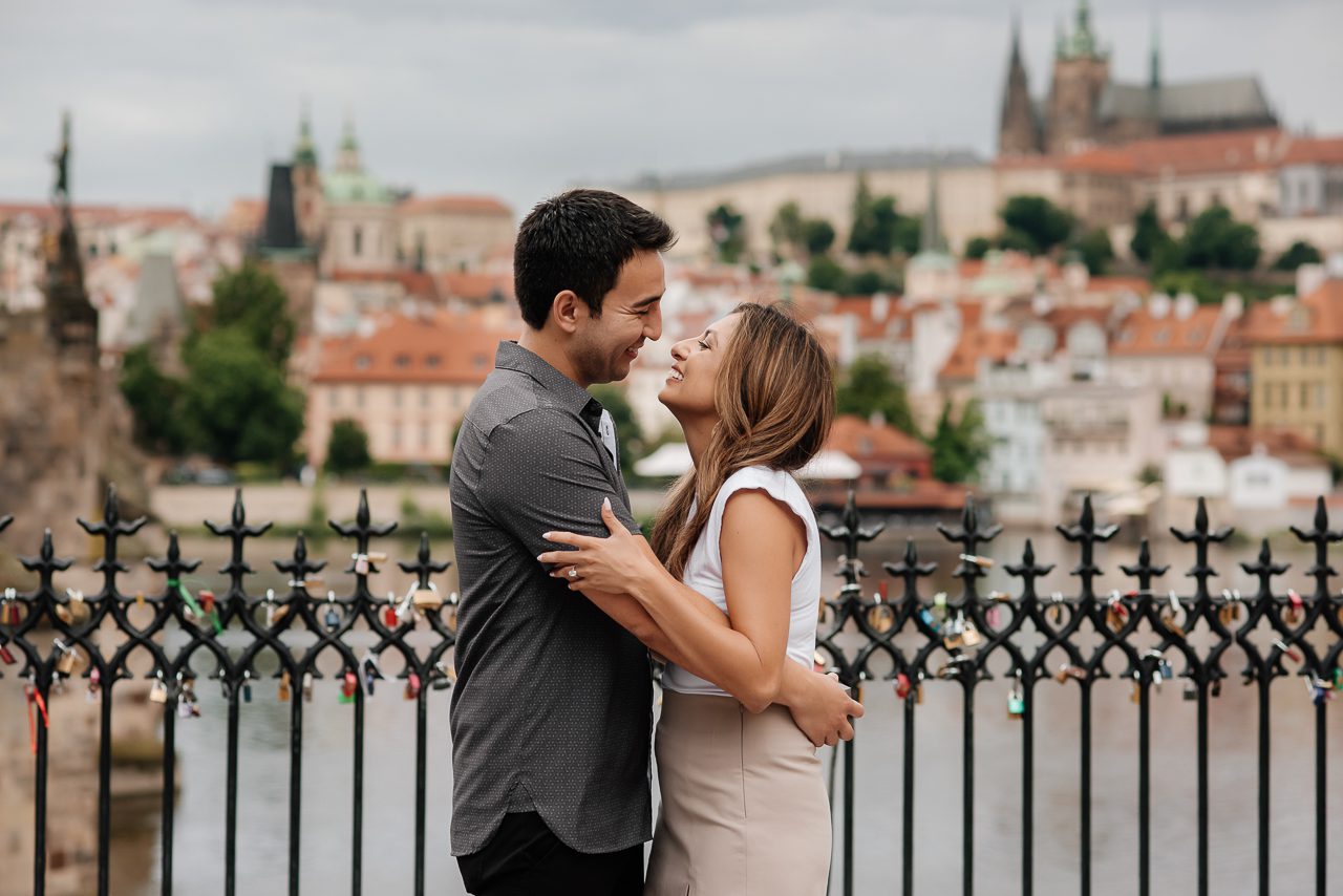 hire a proposal photograhper in Prague