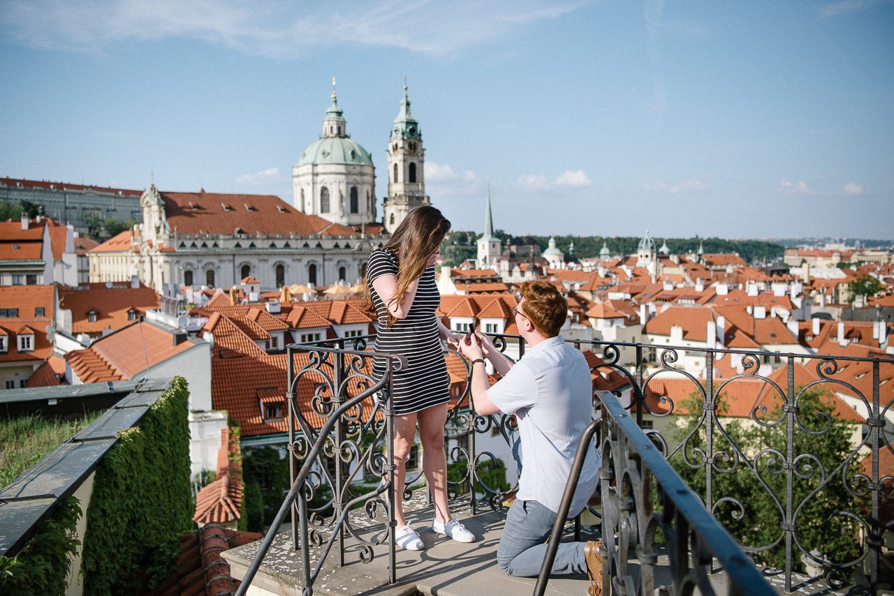 featured photo spot in Prague for proposals photo shoots