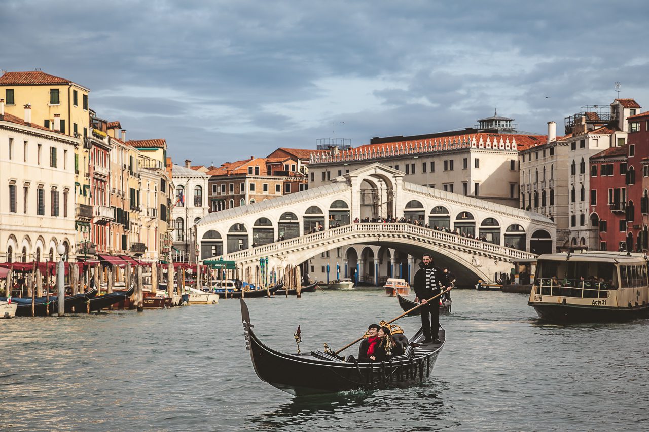 hire a proposal photograhper in Venice