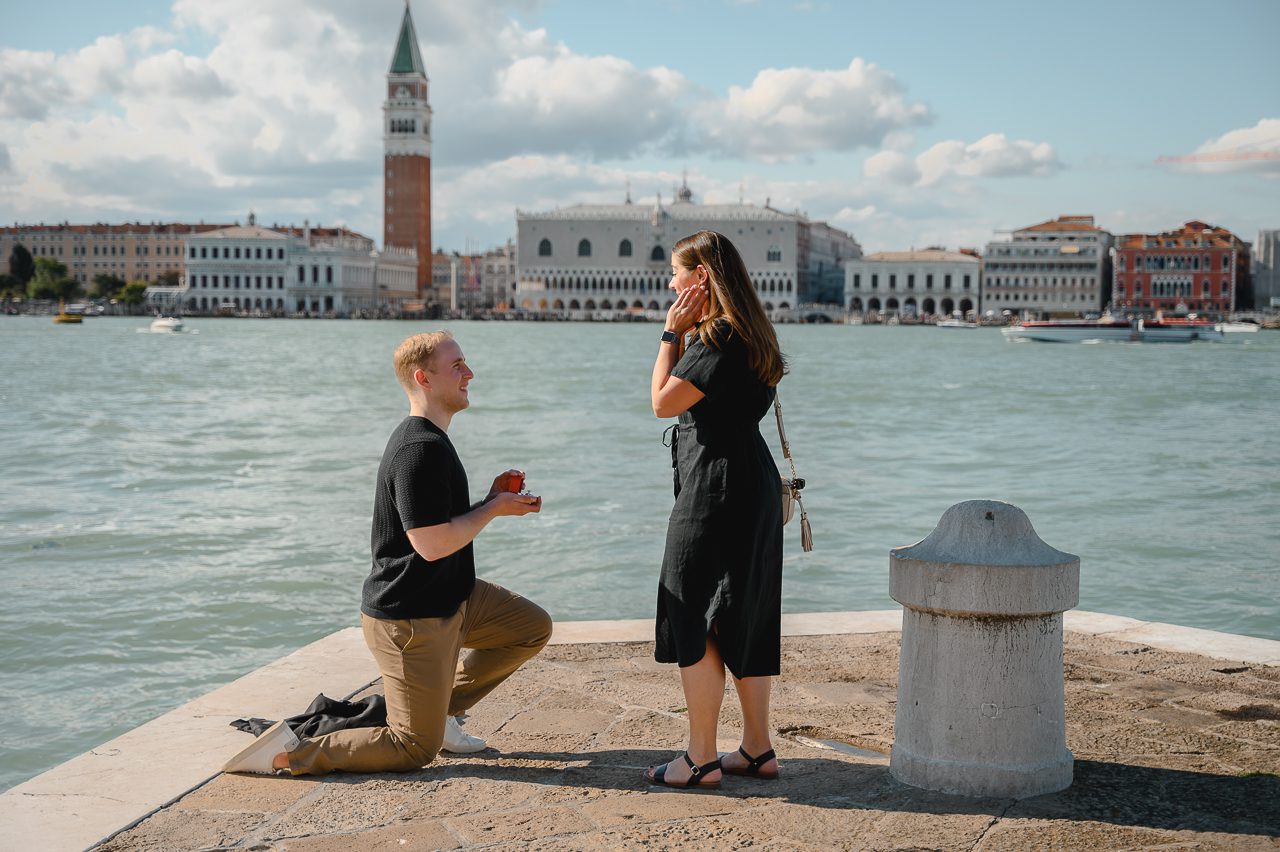 featured photo spot in Venice for proposals photo shoots