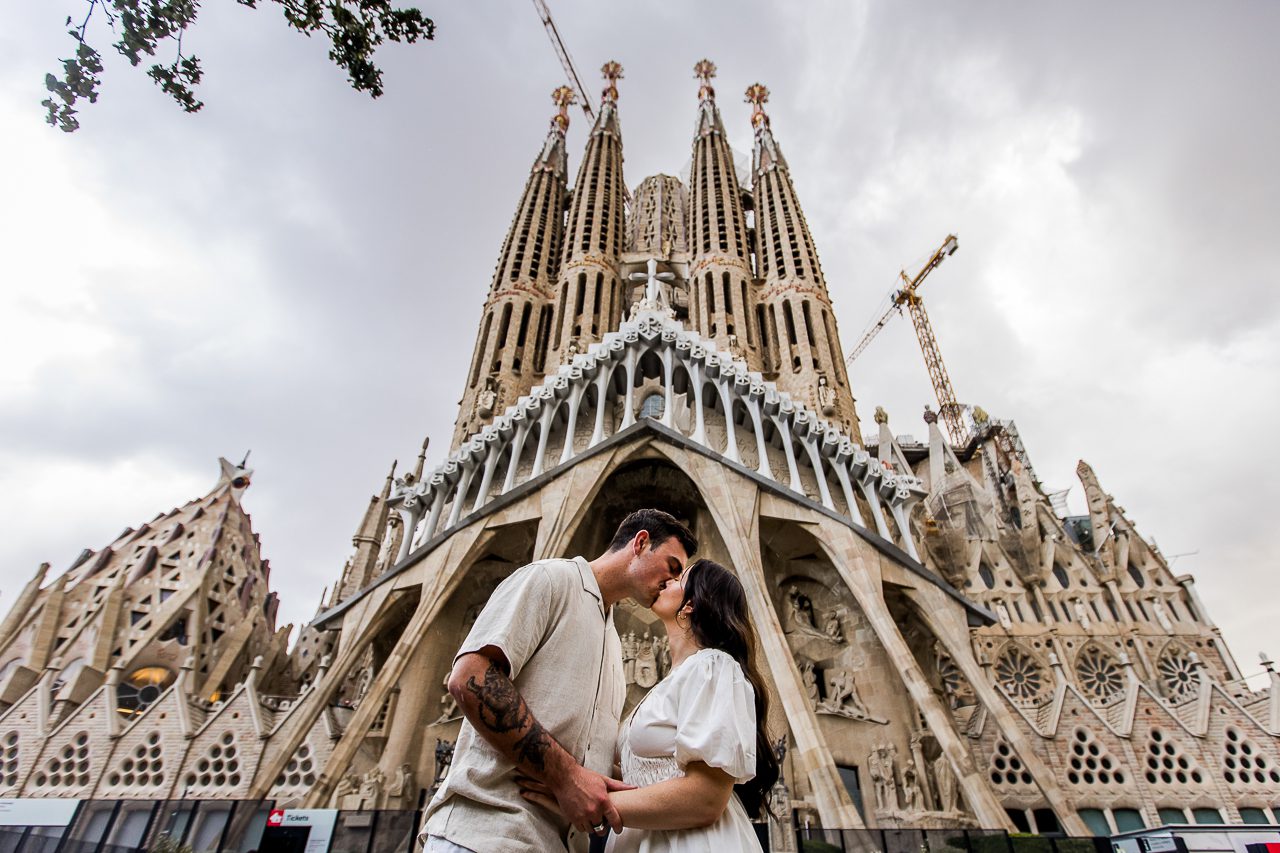 featured photo spot in Barcelona for proposals photo shoots