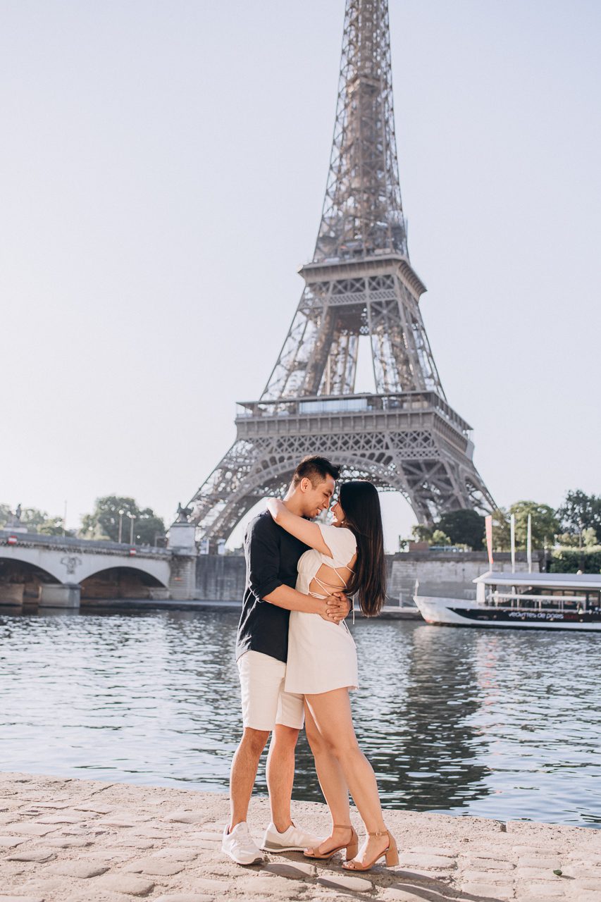 hire a proposal photograhper in Paris