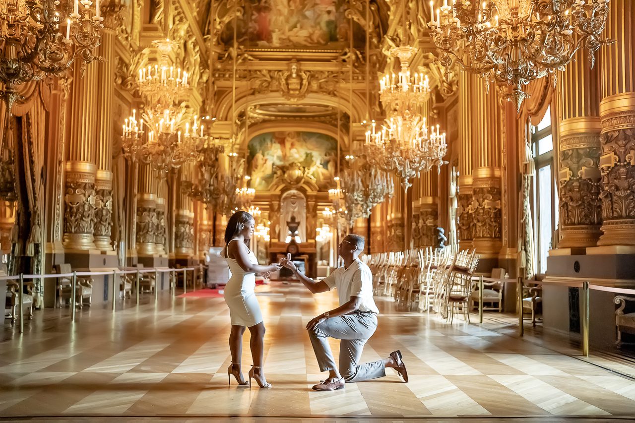 featured photo spot in Paris for proposals photo shoots